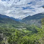 Casa Chevrere Introd