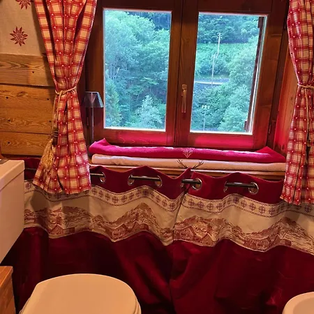 Casa Chevrere Introd