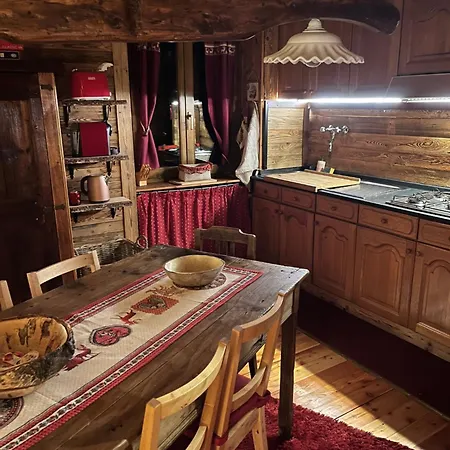 Casa Chevrere Introd